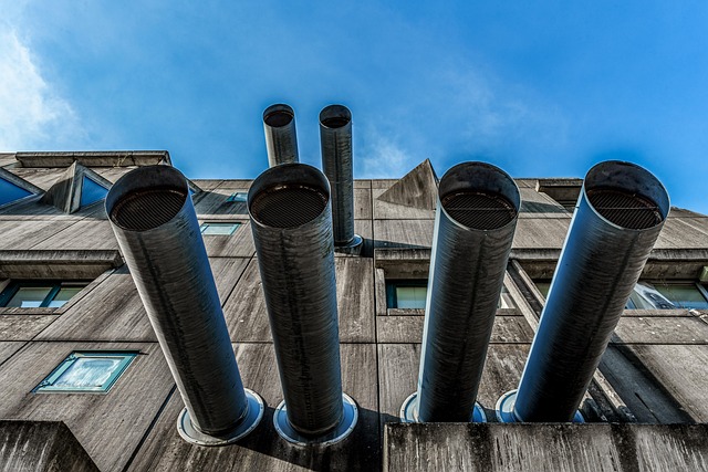 Sådan foregår rensning af ventilationskanaler i praksis